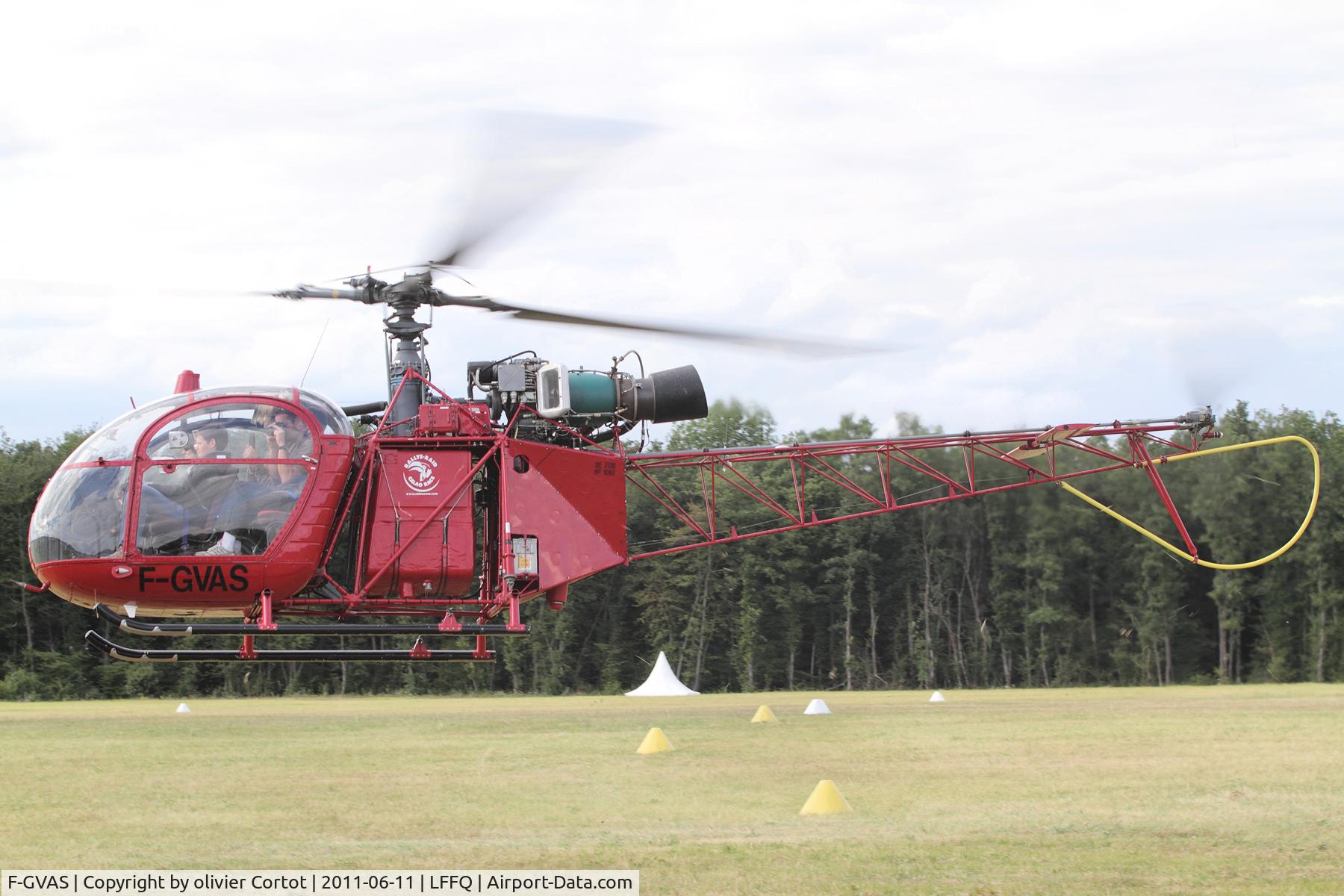 F-GVAS, Aerospatiale SE-313B Alouette II C/N 1060, Ferté alais 2011, baptêmes de l'air.