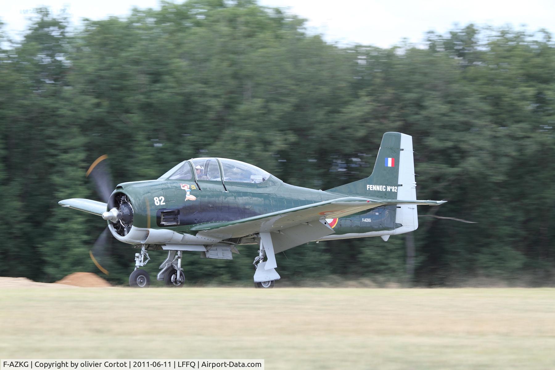 F-AZKG, 1951 North American T-28A Fennec C/N 174-111, Ferté Alais airshow 2011
