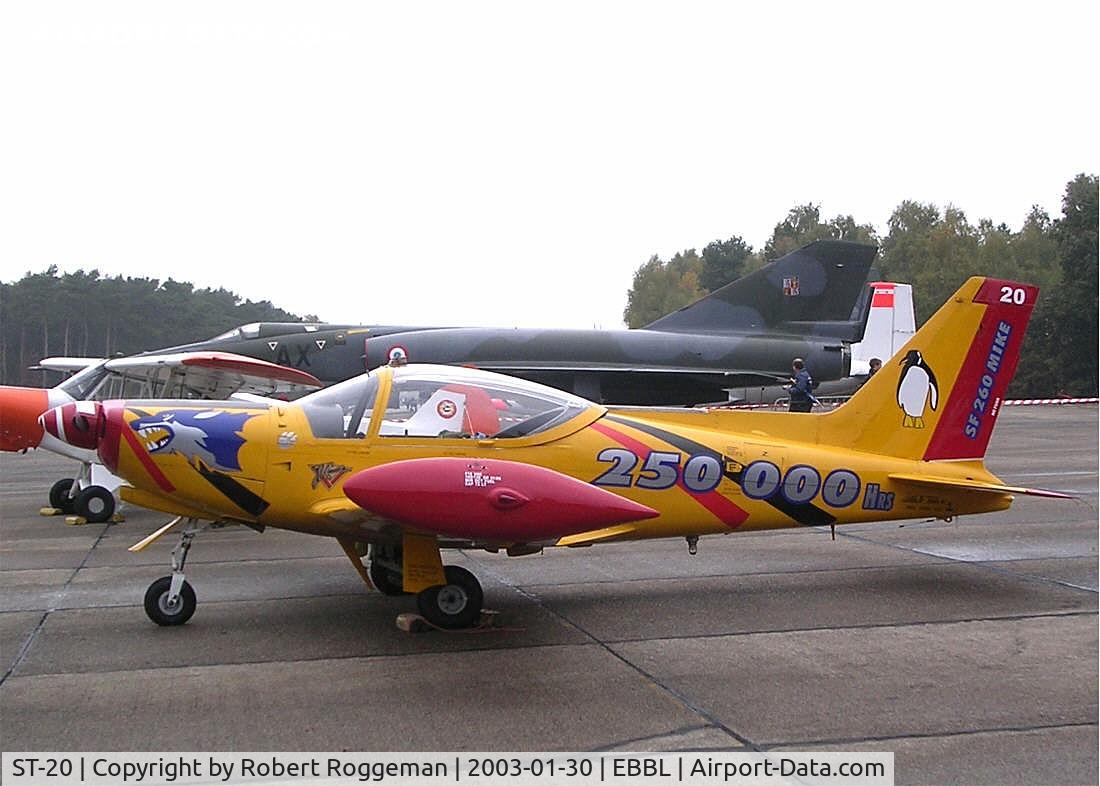 ST-20, SIAI-Marchetti SF-260MB C/N 10-20, Special colors.250.000 Hrs SF 260 MIKE.