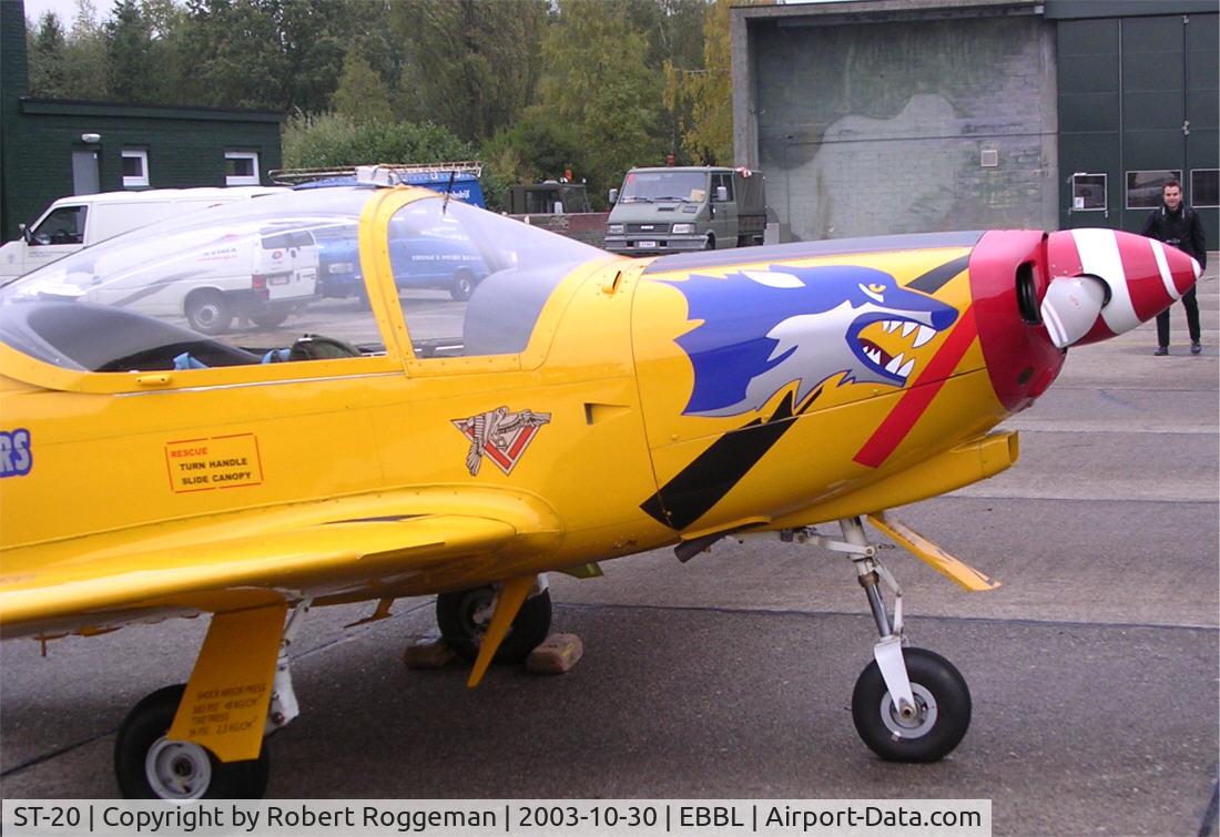 ST-20, SIAI-Marchetti SF-260MB C/N 10-20, Special colors.250.000 Hrs SF 260 MIKE.