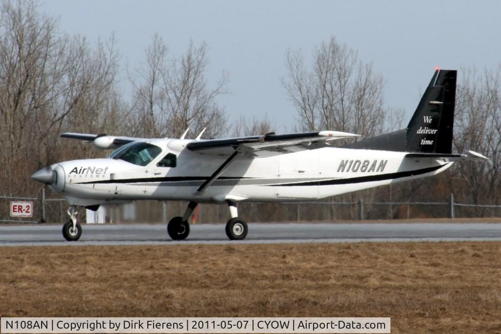 N108AN, Cessna 208B C/N 208B0975, Departing Ottawa on rwy 25.
