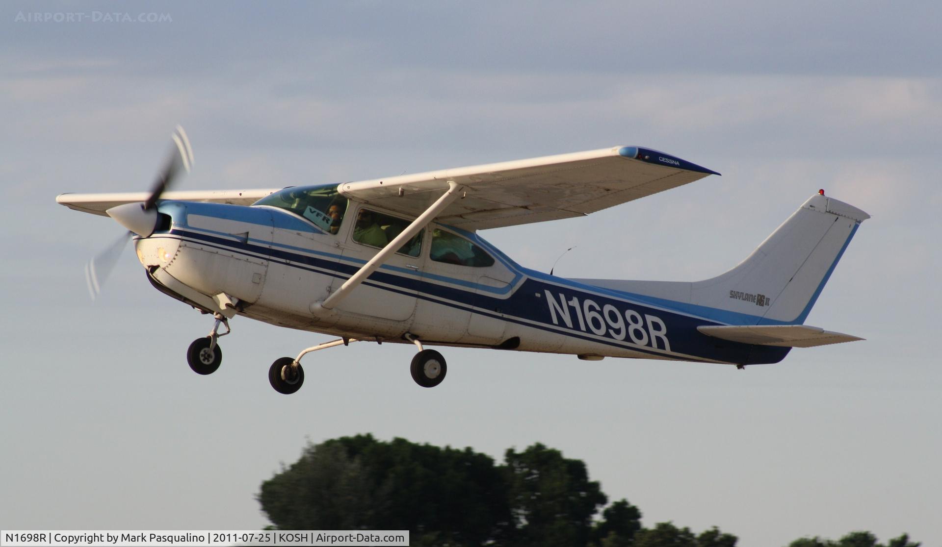 N1698R, 1978 Cessna R182 Skylane RG C/N R18200521, Cessna R182