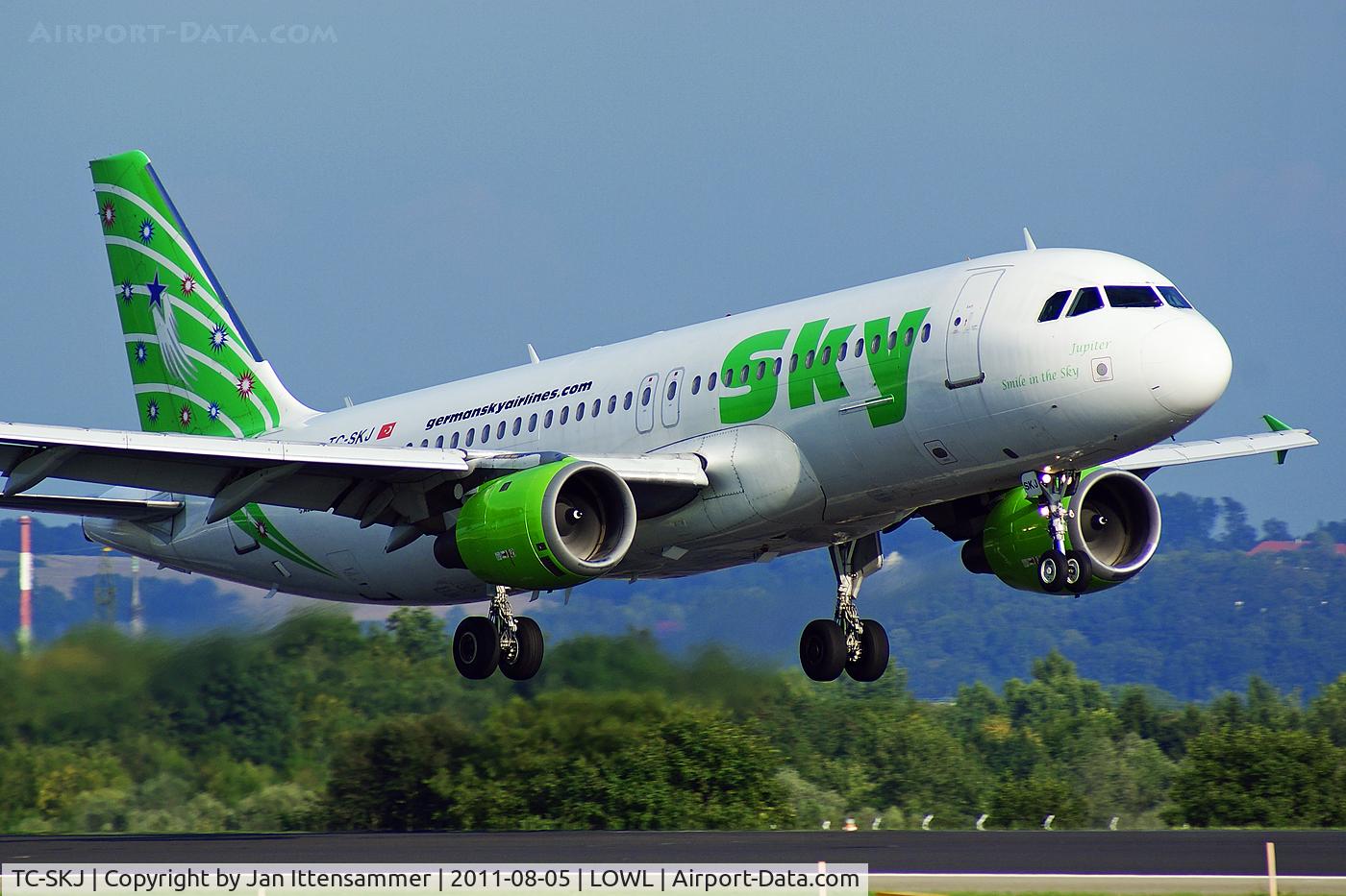 TC-SKJ, 1990 Airbus A320-211 C/N 138, TC-SKJ @ LOWL