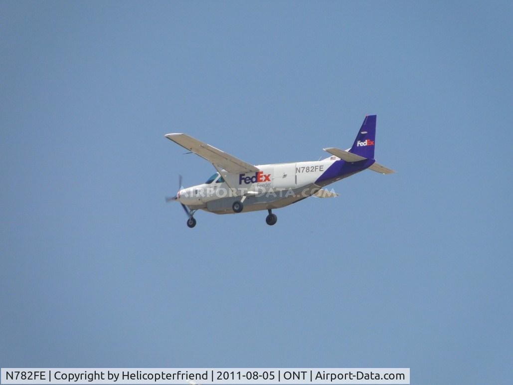 N782FE, 1991 Cessna 208B Super Cargomaster C/N 208B0280, Fed Ex feeder ship landing on runway 26L
