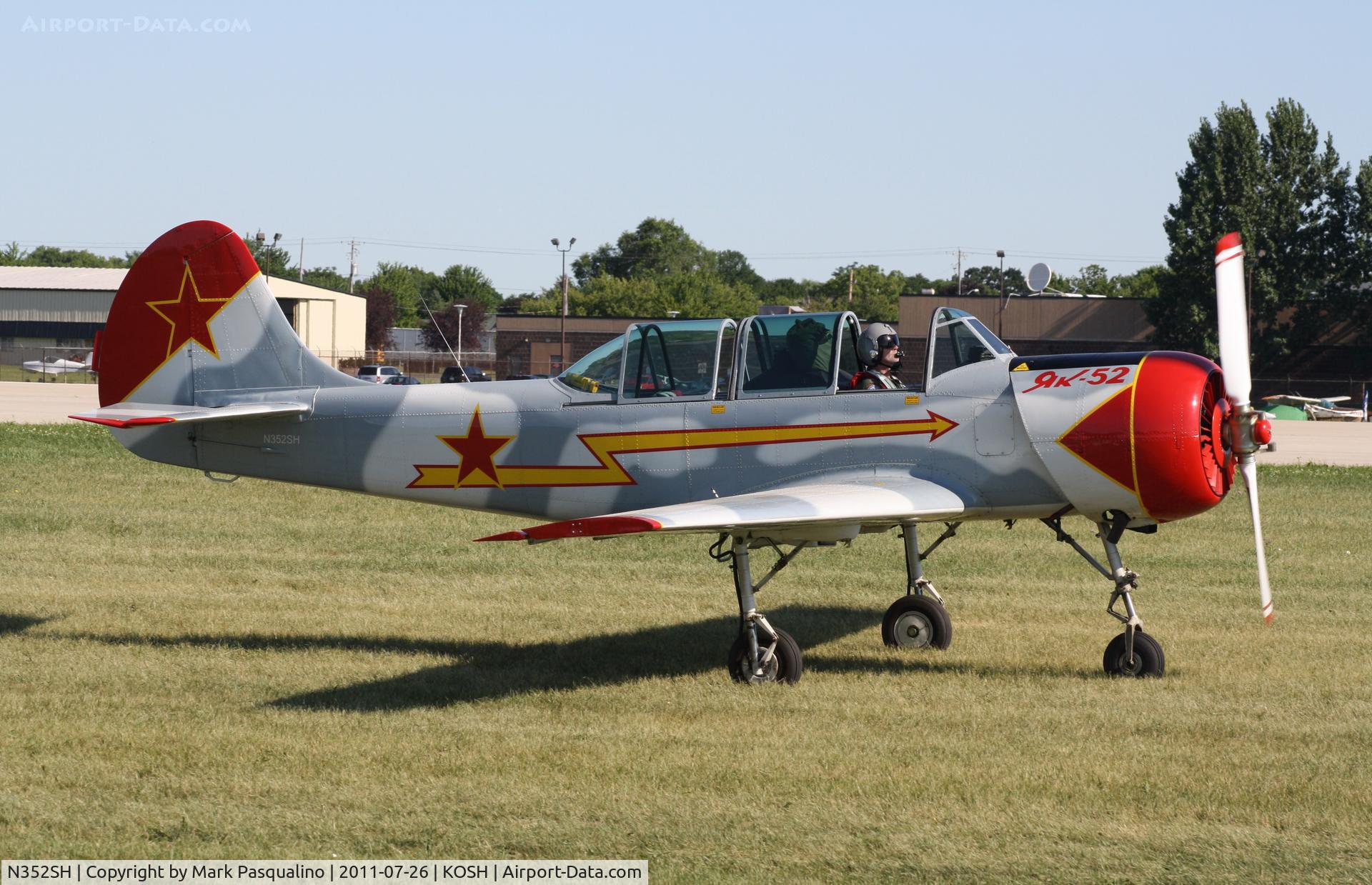 N352SH, 1985 Yakovlev (Aerostar) Yak-52 C/N 855704, YAK-52