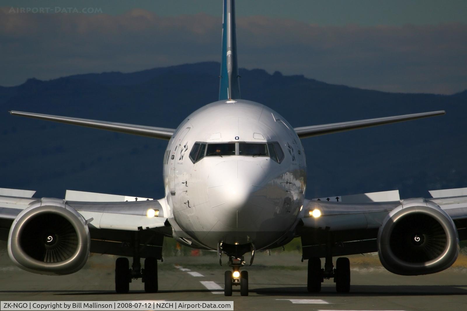 ZK-NGO, 1997 Boeing 737-37Q C/N 28548, HEAD ON AFTER A 29 LANDING