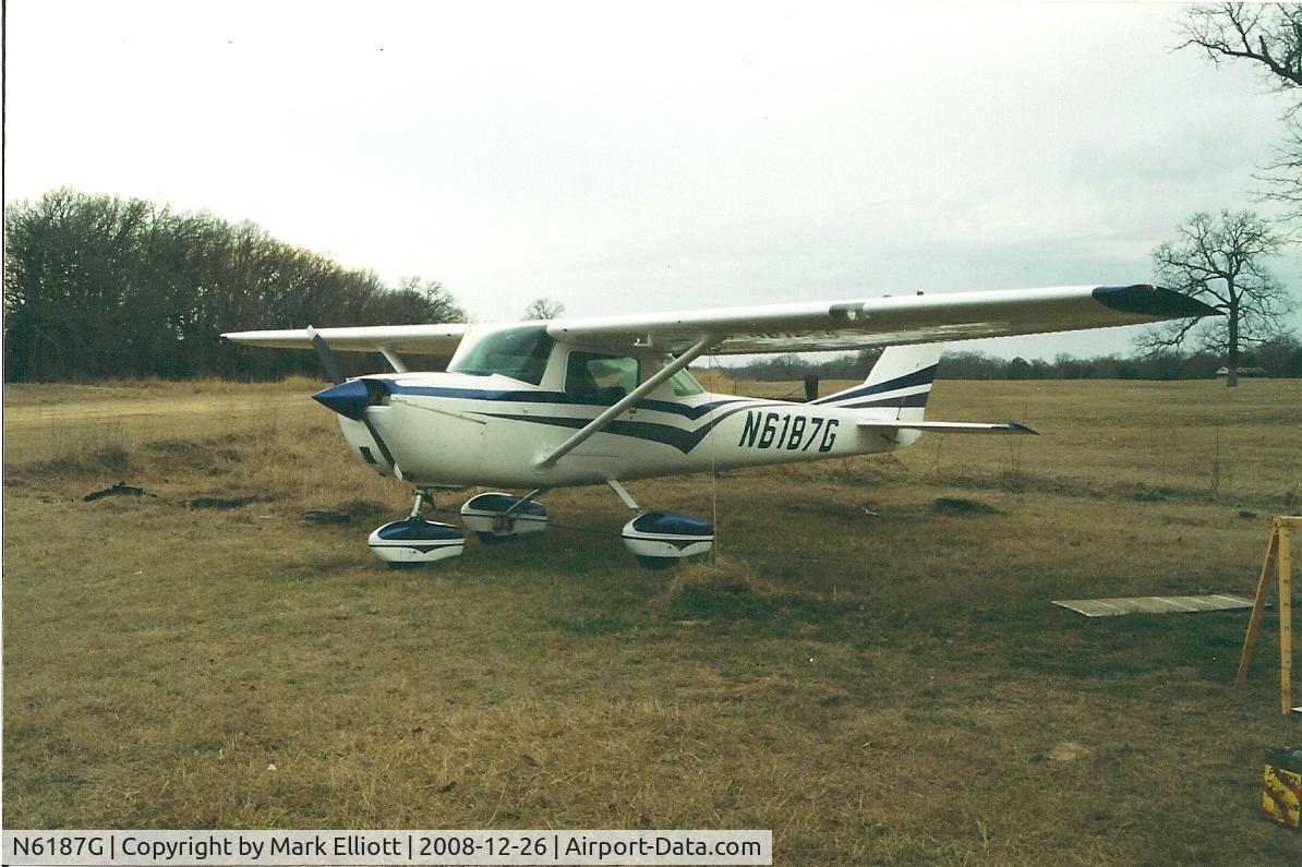 N6187G, 1969 Cessna 150K C/N 15071687, sittin out front at RAY'S hanger