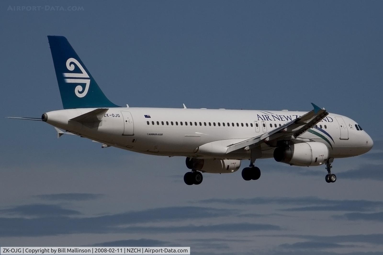 ZK-OJG, 2004 Airbus A320-232 C/N 2173, finals to 20
