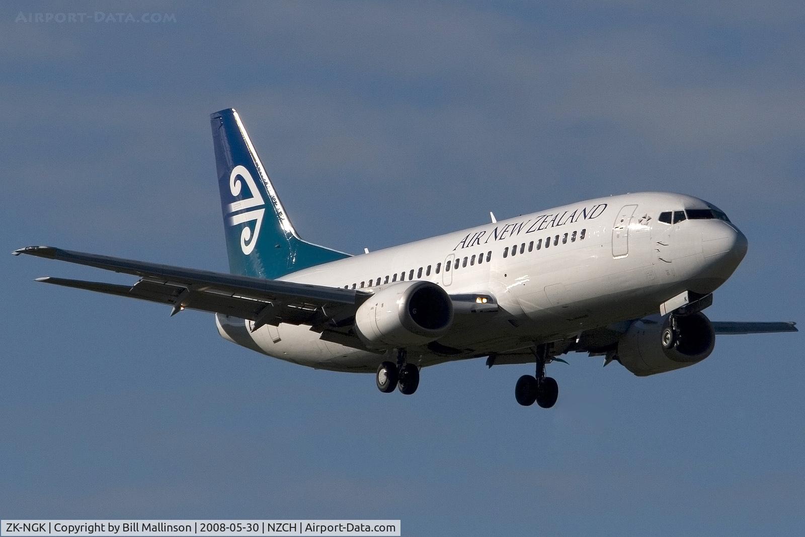 ZK-NGK, 1995 Boeing 737-3K2 C/N 26318, finals to 20