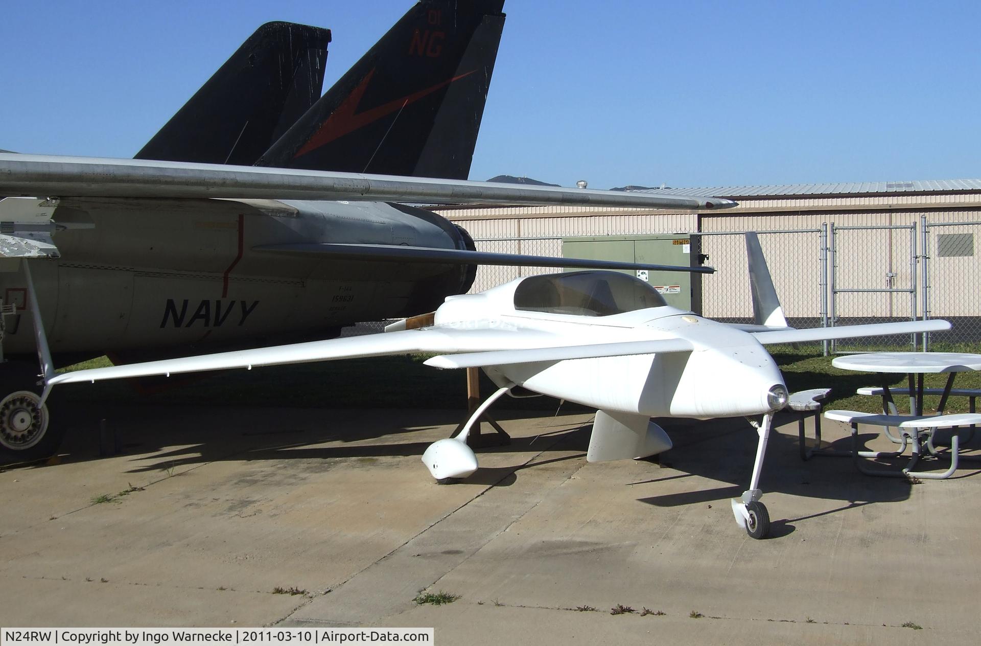 N24RW, 1979 Rutan VariEze C/N 390, Rutan (Wasilewski) VariEze at the San Diego Air & Space Museum's Gillespie Field Annex, El Cajon CA