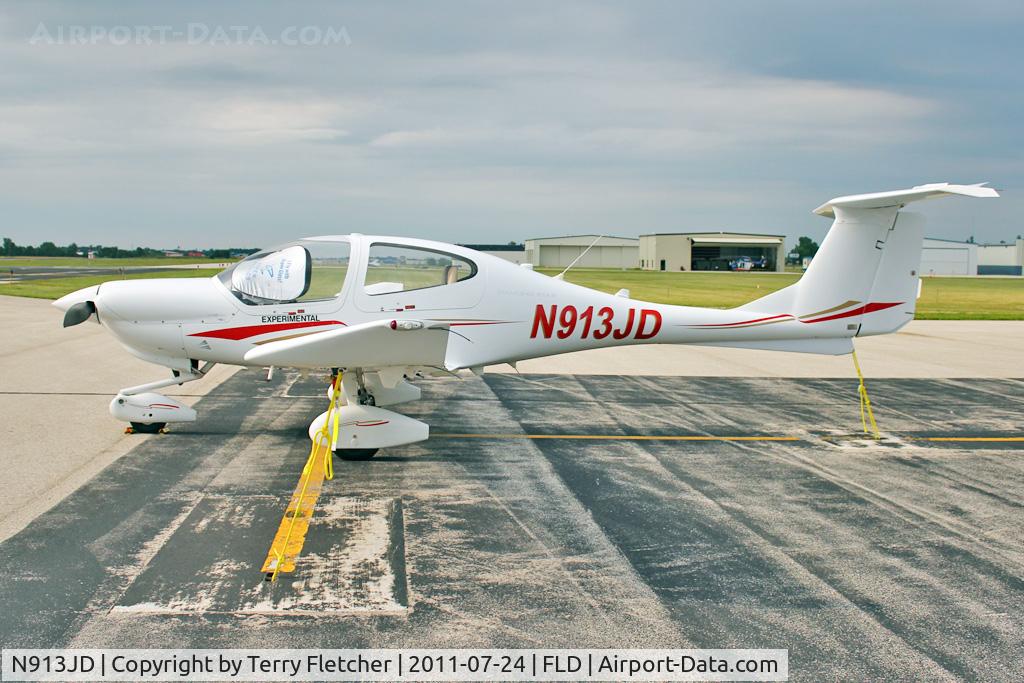 N913JD, 2001 Diamond DA-40-180 Diamond Star C/N 40068, 2001 Diamond DA 40-180 DIAMOND ST, c/n: 40068 at Fond du Lac