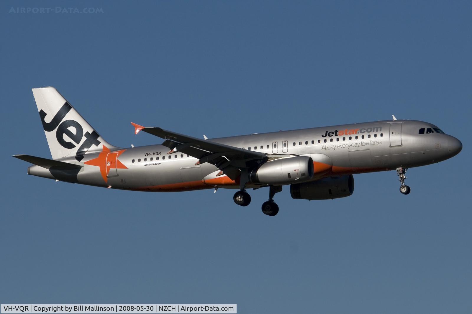 VH-VQR, 2005 Airbus A320-232 C/N 2526, finals to 20....0n a sunny winters day