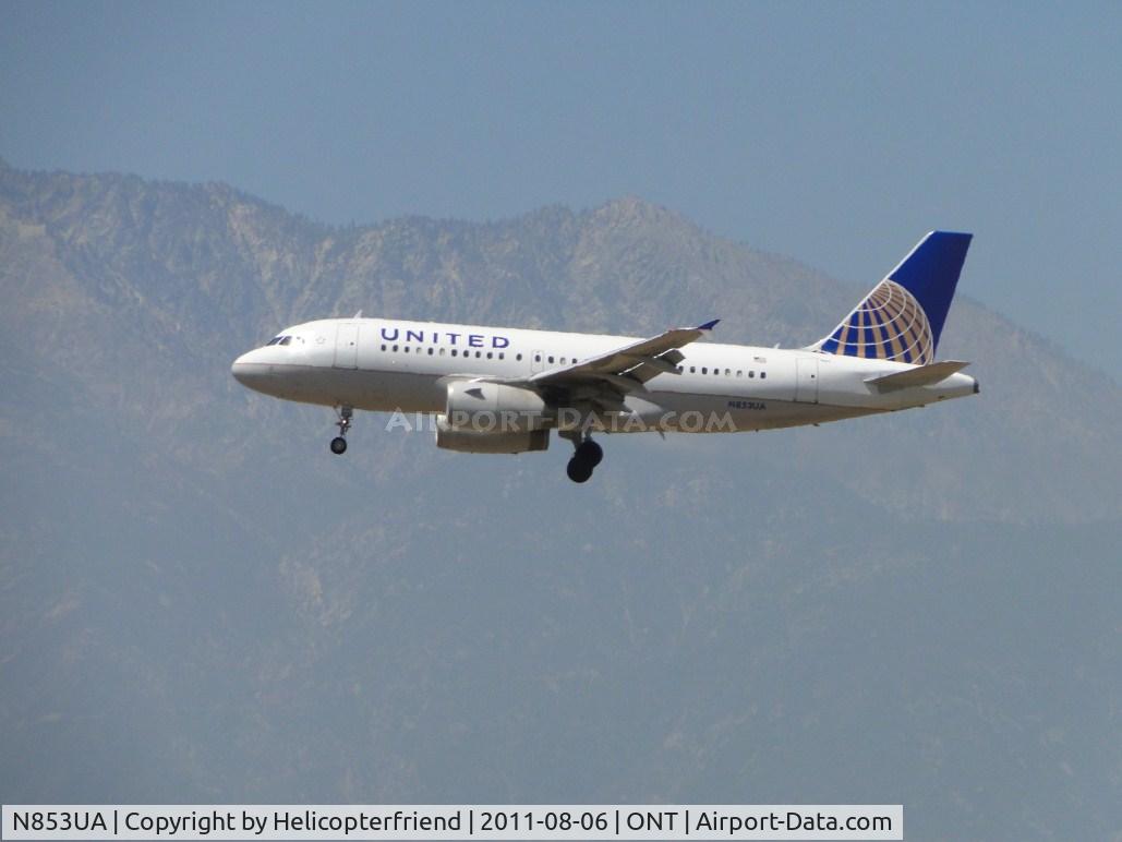N853UA, 2002 Airbus A319-131 C/N 1688, On final for runway 26R
