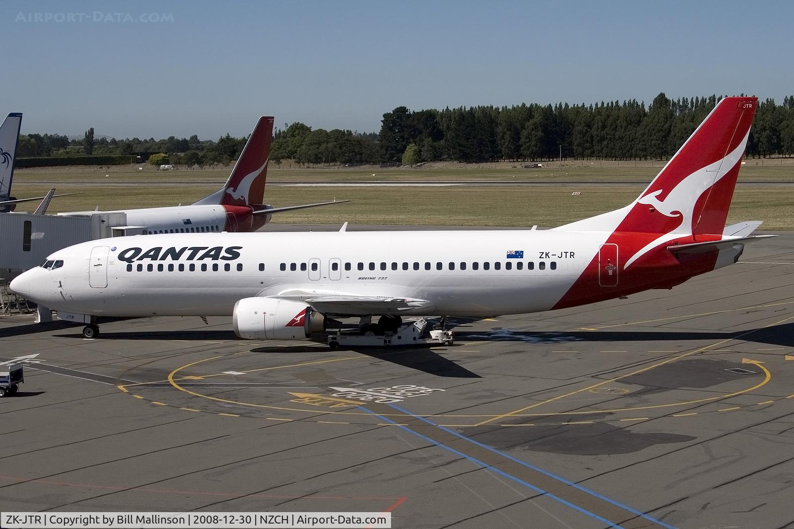 ZK-JTR, 1992 Boeing 737-476 C/N 24439, pushback from gate 3
