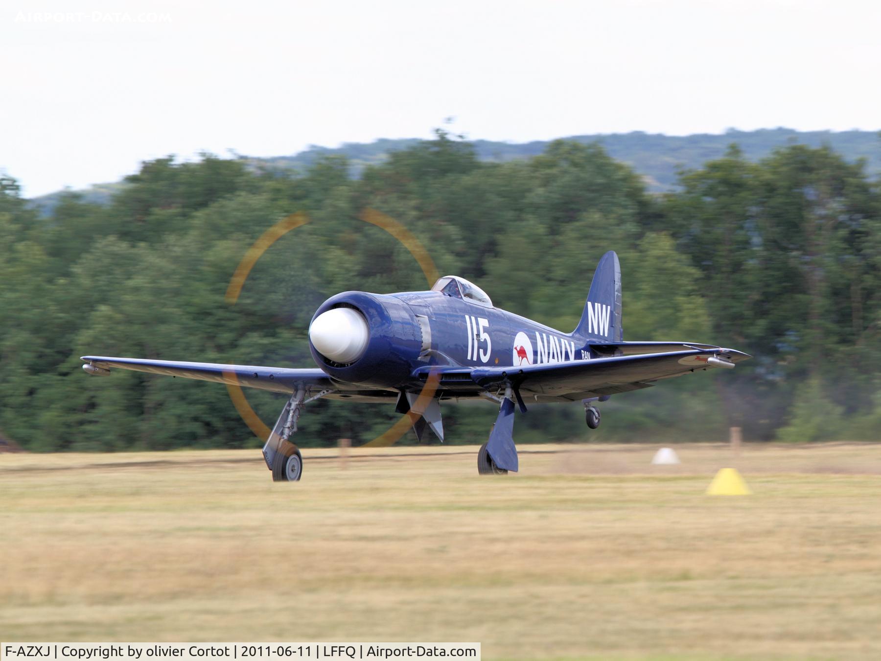 F-AZXJ, 1949 Hawker Sea Fury FB.11 C/N 37733, Taking off, Ferté Alais airfield