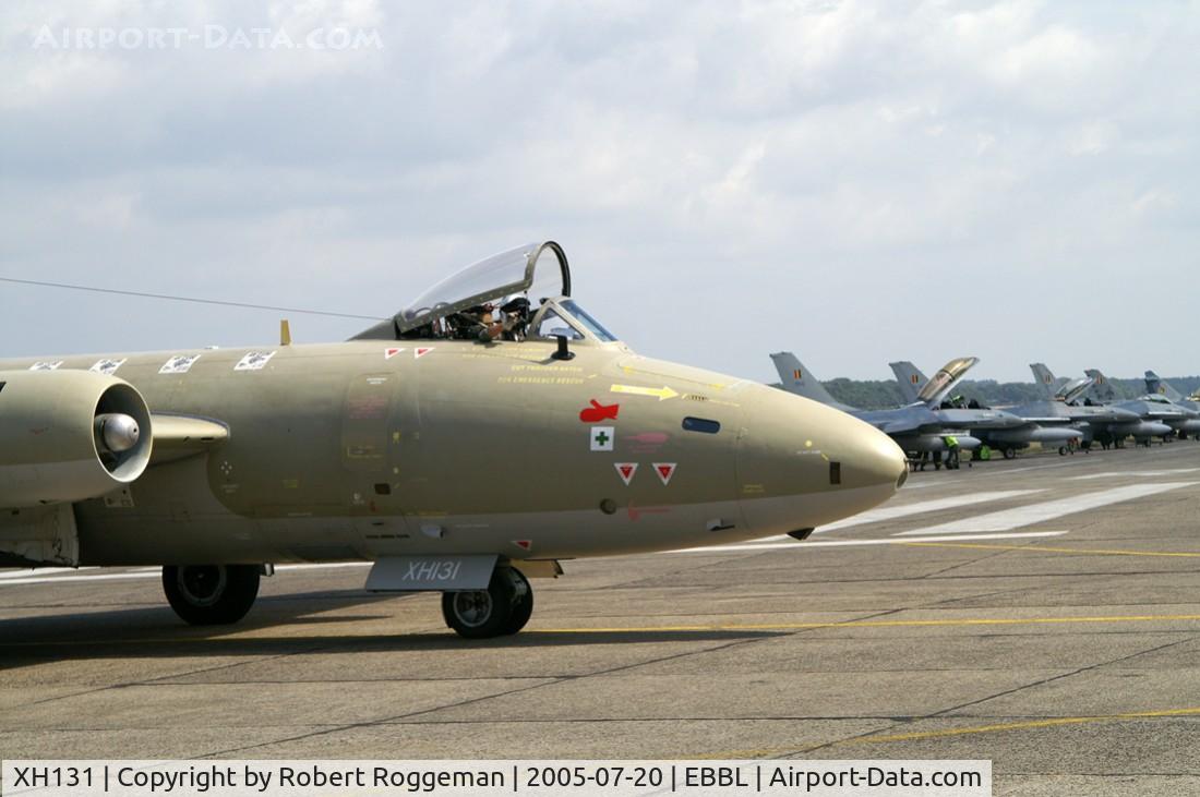 XH131, English Electric Canberra PR.9 C/N SH1721, RAF.39 Squadron.Taxiing in.F-16's BAF in background
