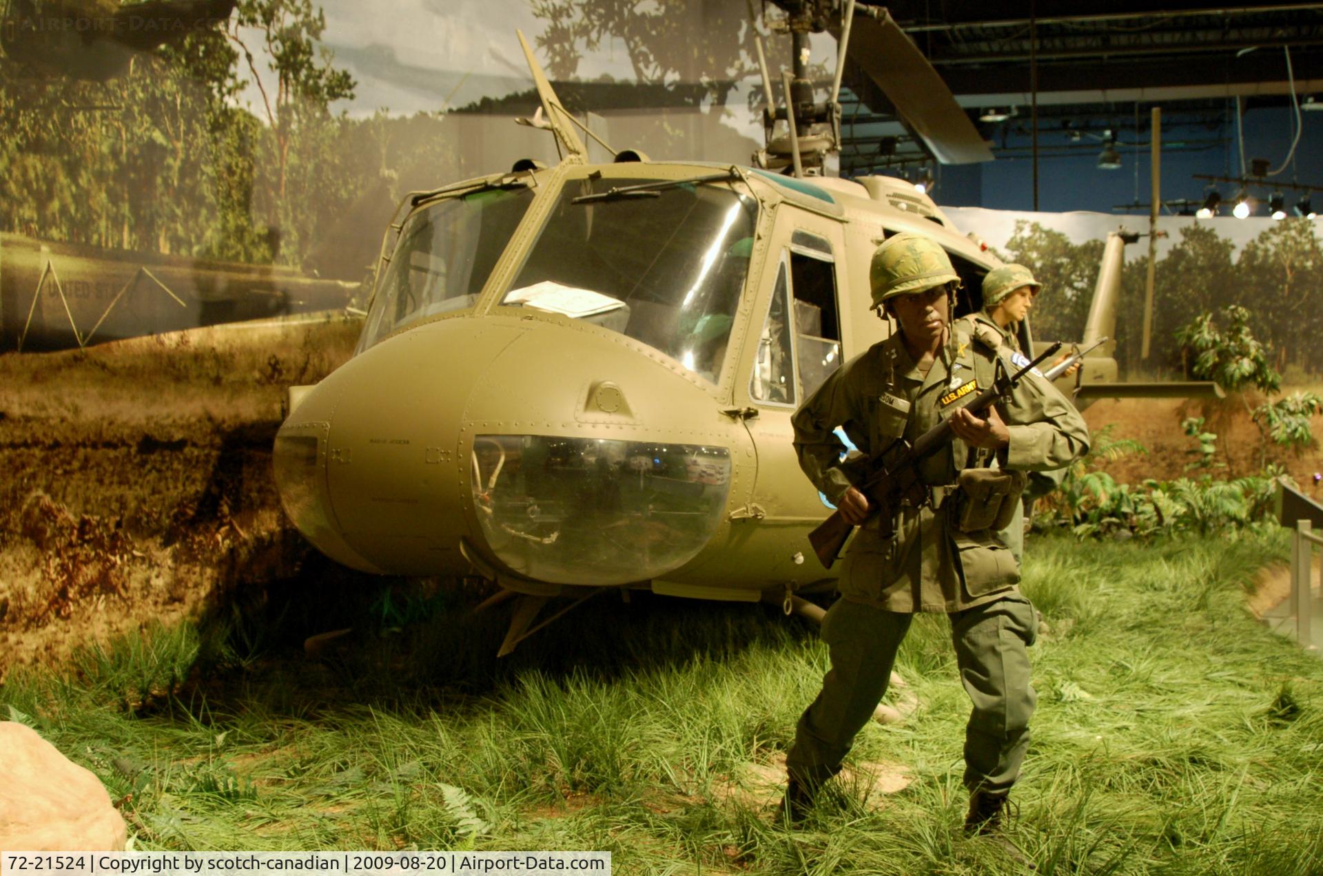 72-21524, 1972 Bell UH-1H Iroquois C/N 13223, Bell UH-1 