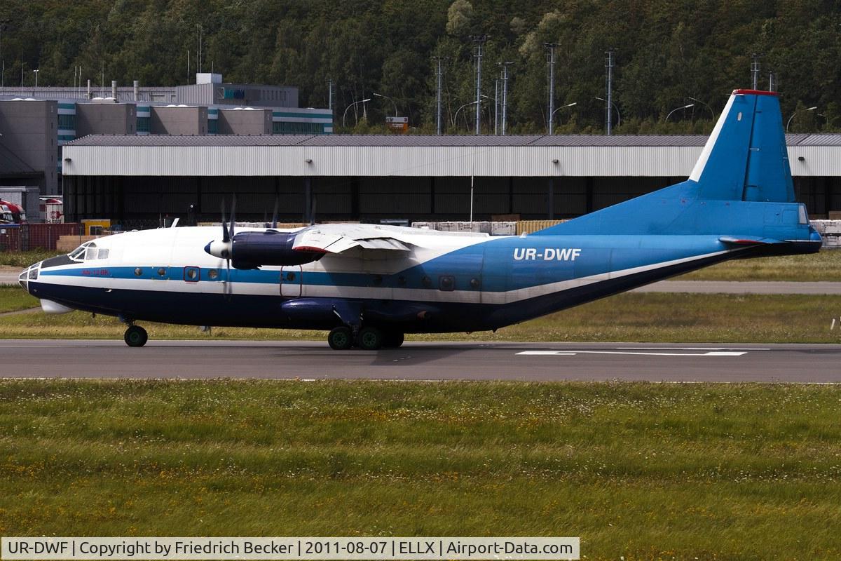 UR-DWF, 1968 Antonov An-12BK C/N 8345802, departure via RW24
