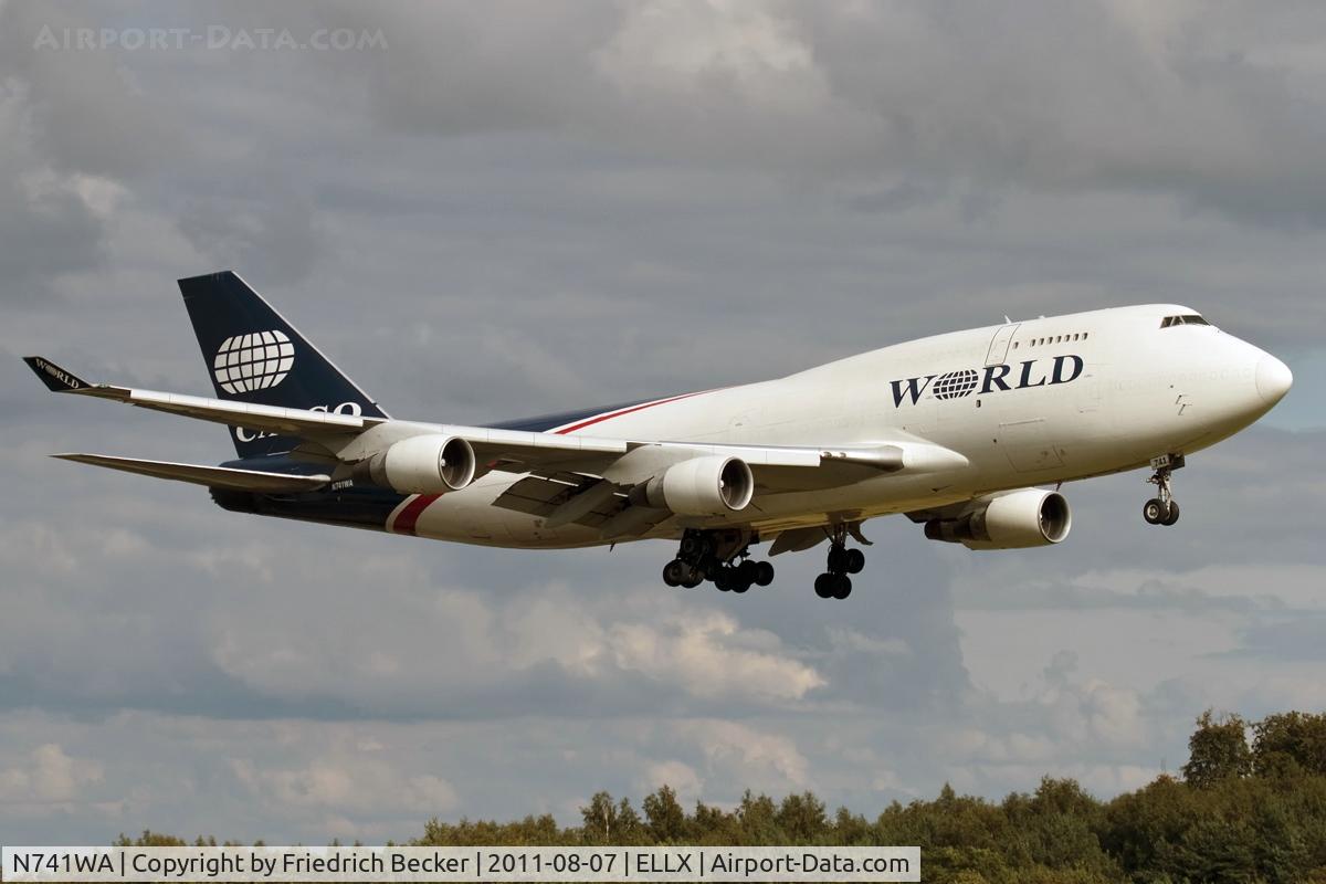 N741WA, 1993 Boeing 747-4H6 C/N 25702, on final RW24