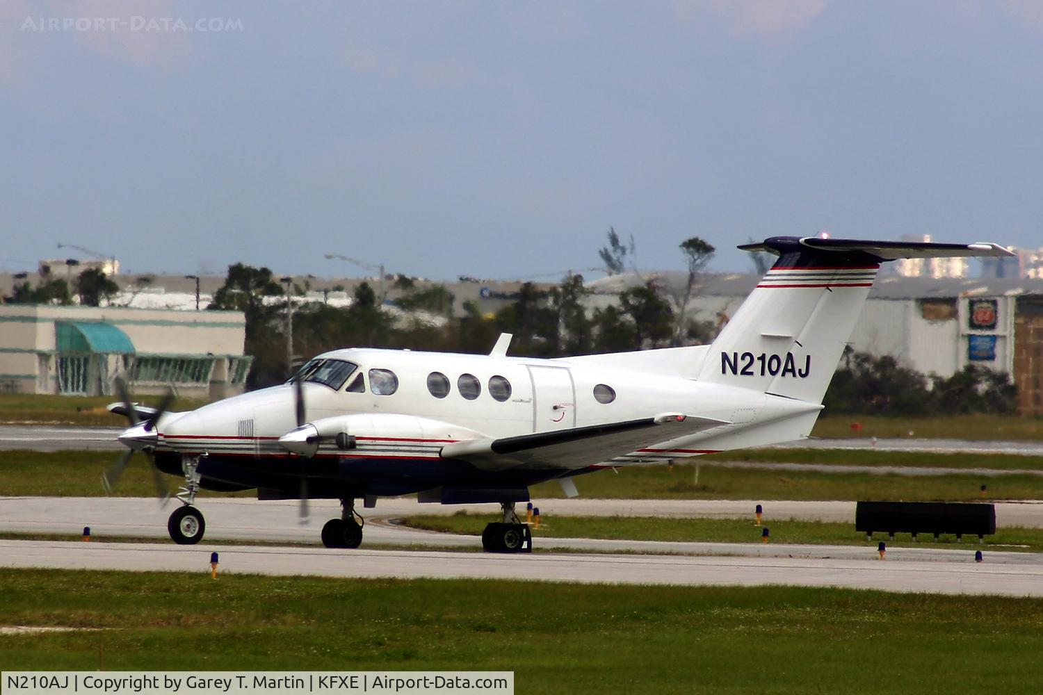 N210AJ, 1981 Beech F90 King Air C/N LA-131, At KFXE