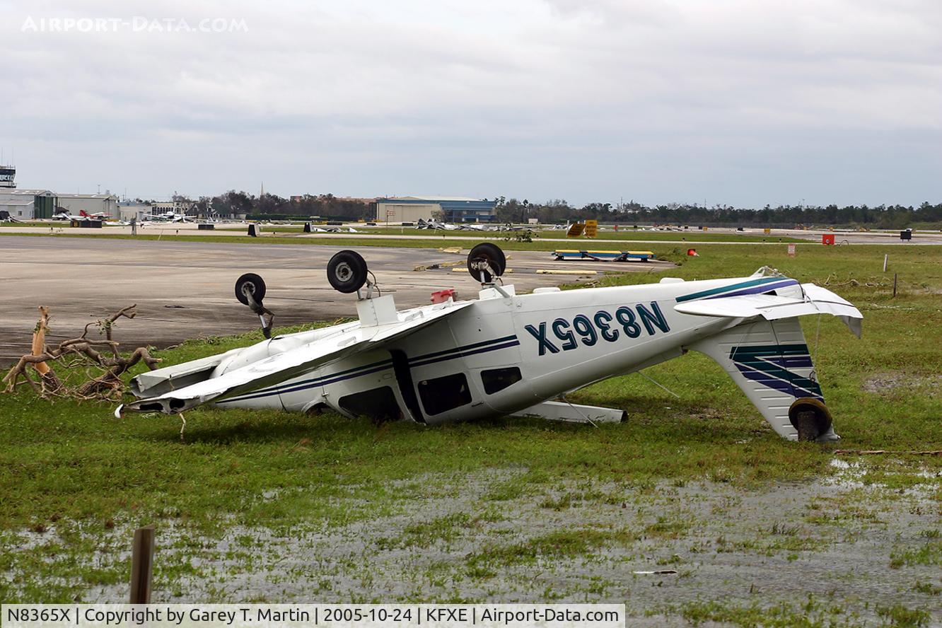 N8365X, 1981 Piper PA-28-161 C/N 28-8116195, After hurricane Wilma.