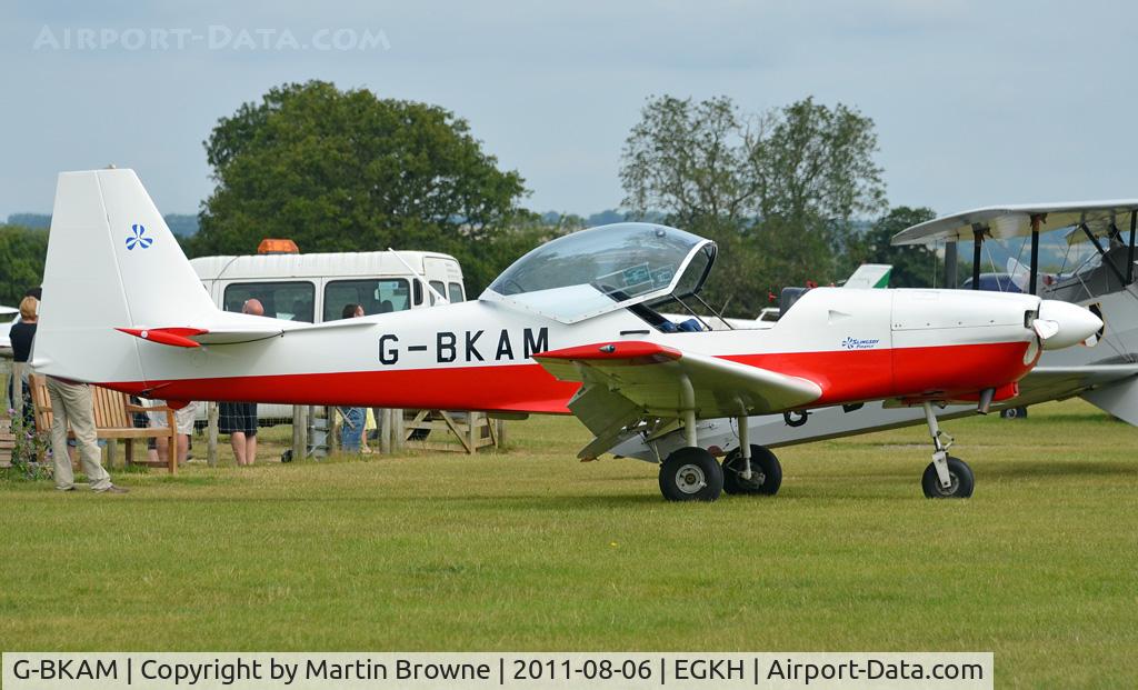 G-BKAM, 1982 Slingsby T-67M Firefly Mk2 C/N 1999, SHOT AT HEADCORN