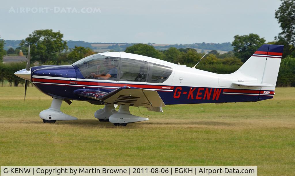G-KENW, 2002 Robin DR-400-500 President C/N 39, SHOT AT HEADCORN