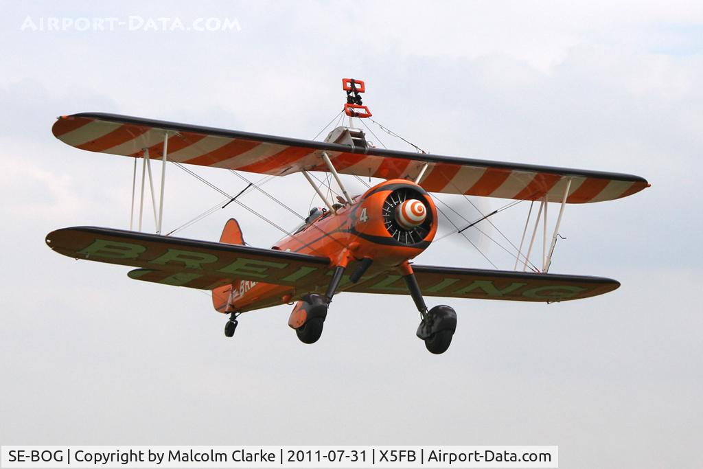 SE-BOG, 1942 Boeing N2S-3 Kaydet (B75N1) C/N 75-7128, Stearman N2S-3 leaves Fishburn Airfield after a refuelling stop, July 2011.
