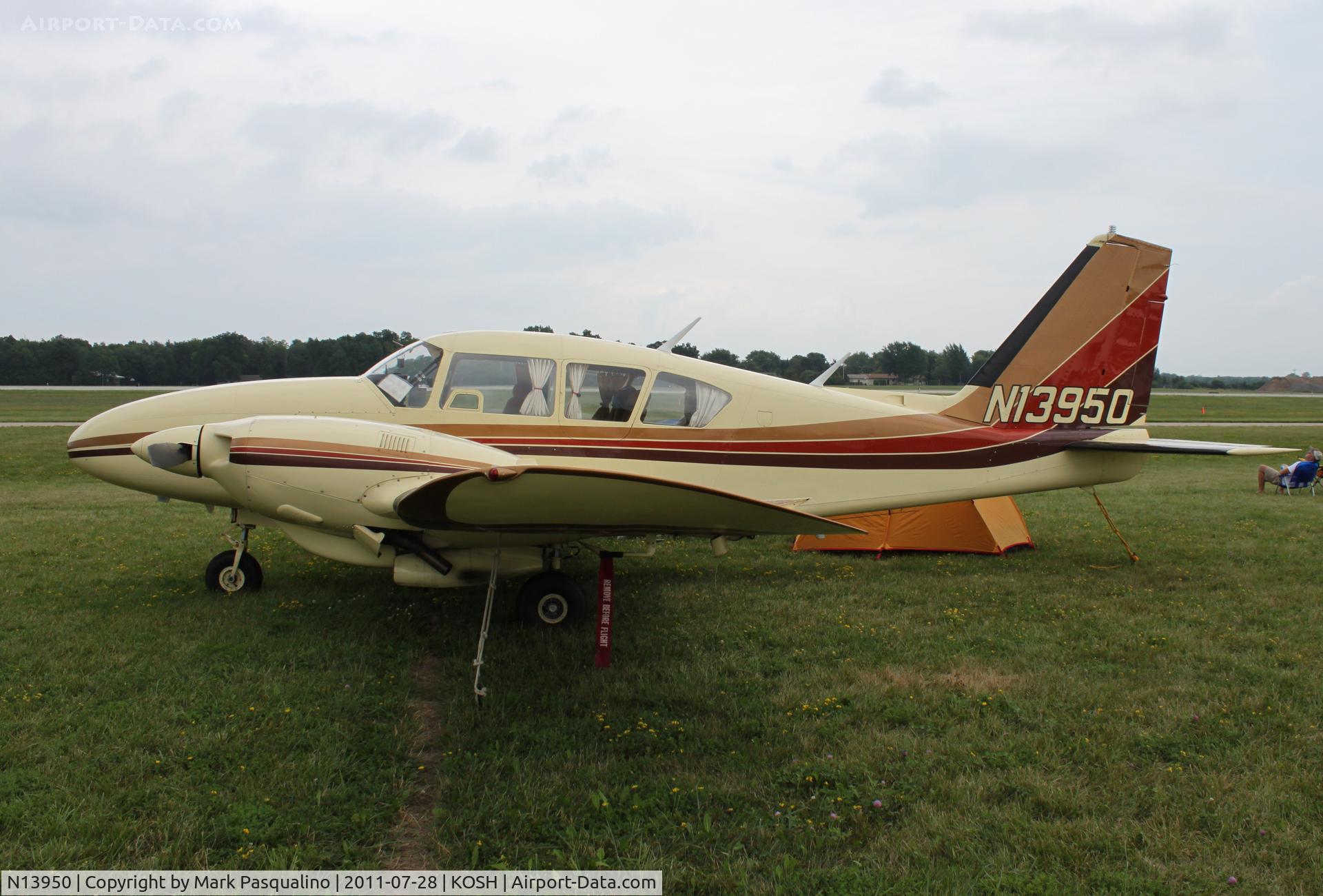 N13950, 1970 Piper PA-23-250 Aztec C/N 27-4567, Piper PA-23-250