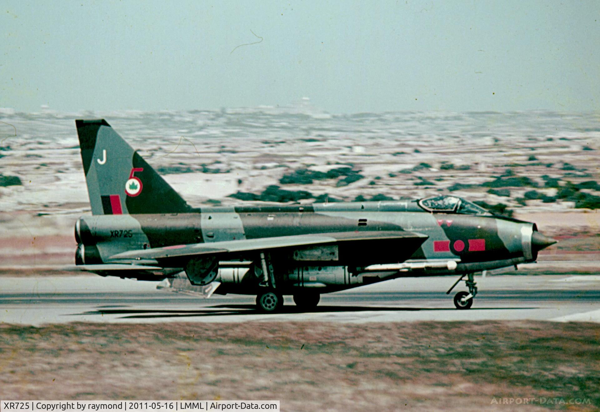 XR725, English Electric Lightning F.6 C/N 95208, Lightning F6 XR725/J 5Sqd RAF