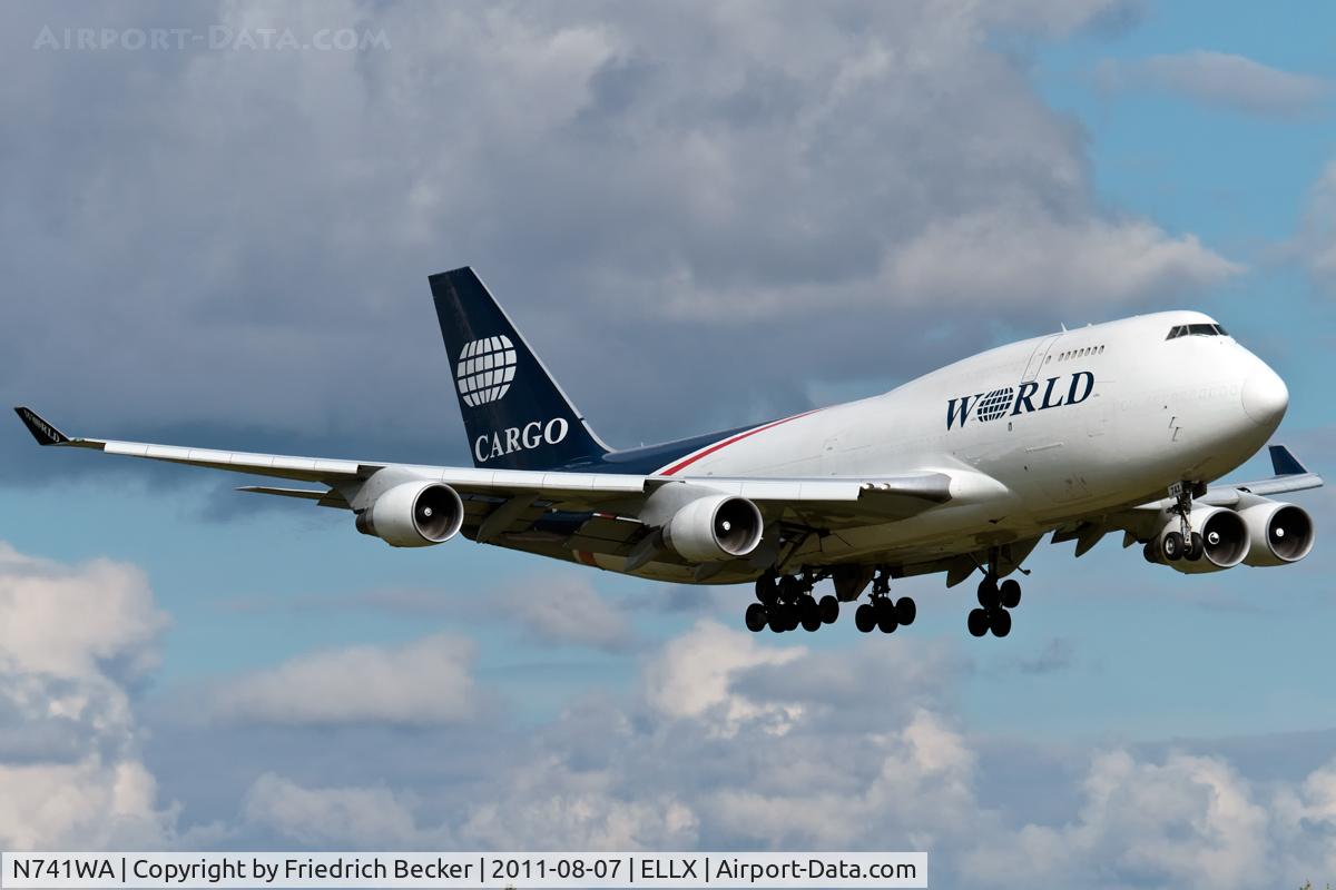 N741WA, 1993 Boeing 747-4H6 C/N 25702, on final RW24