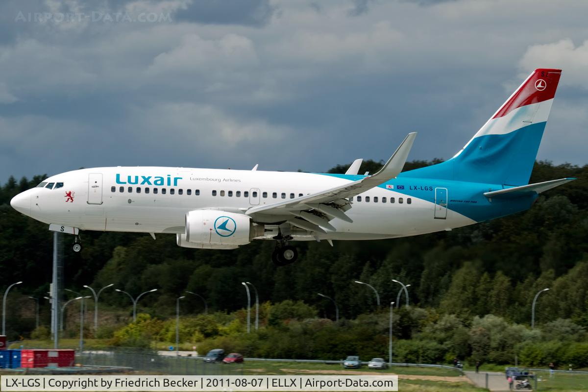 LX-LGS, 2005 Boeing 737-7C9 C/N 33956, on final RW24