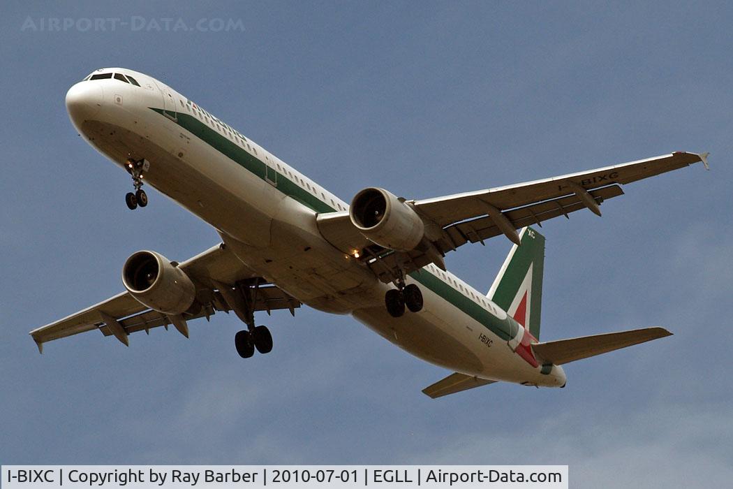 I-BIXC, 1995 Airbus A321-112 C/N 526, Airbus A321-112 [0526] (Alitalia) Heathrow~G 01/07/2010.