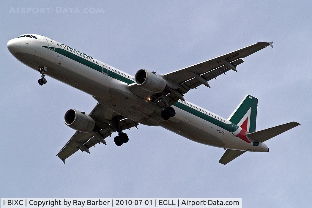 I-BIXC, 1995 Airbus A321-112 C/N 526, Airbus A321-112 [0526] (Alitalia) Heathrow~G 01/07/2010.