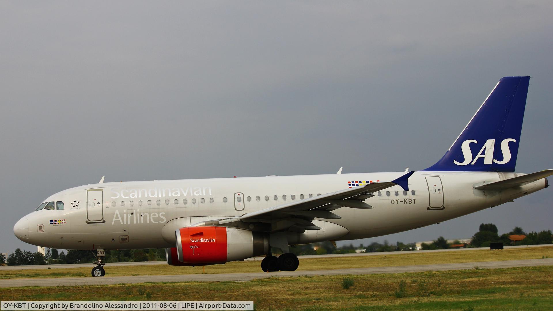 OY-KBT, 2007 Airbus A319-131 C/N 3292, Taxing to take off
G.Marconi Airport Bologna