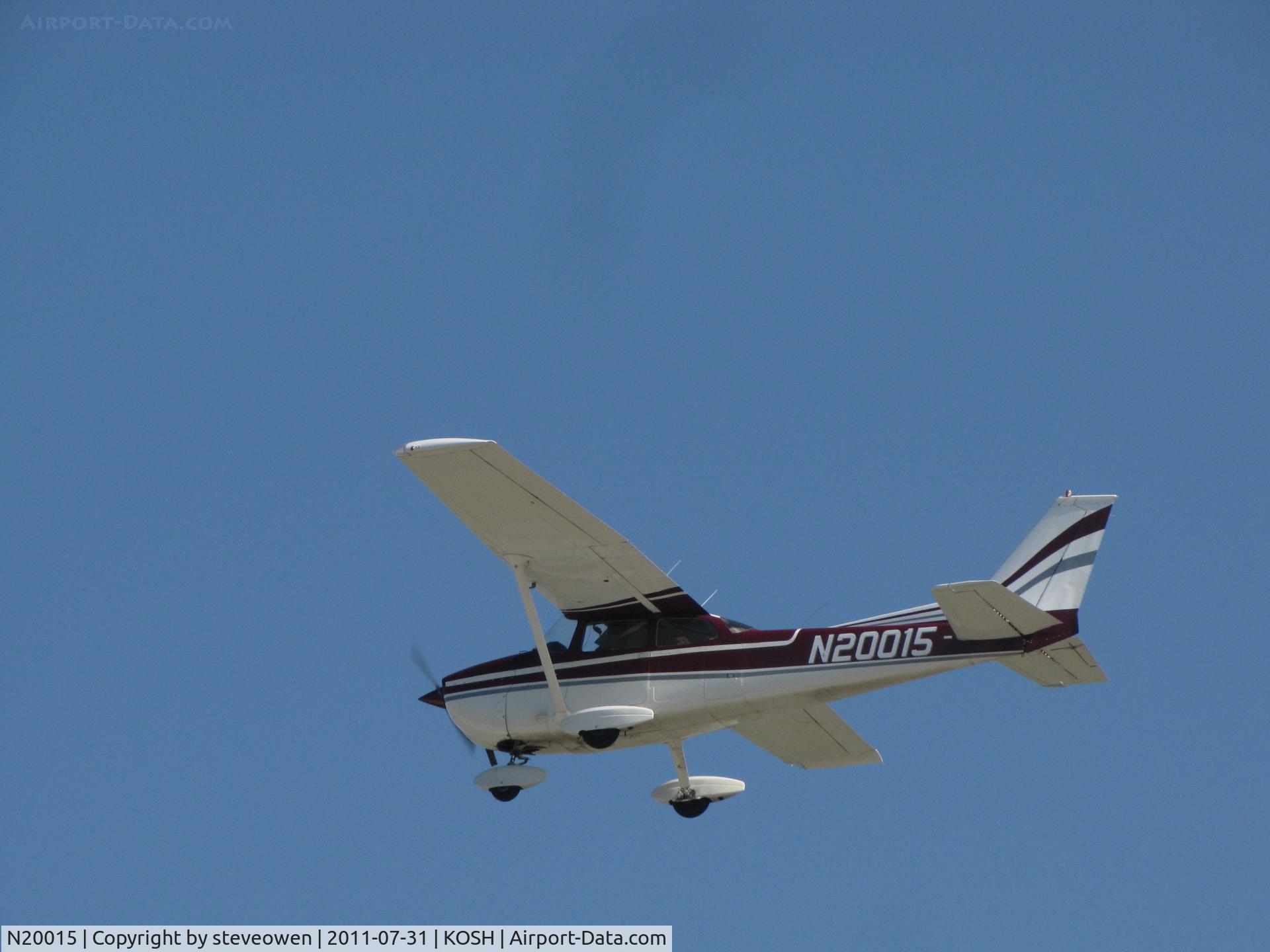 N20015, 1972 Cessna 172M C/N 17260931, Dpt runway 27 EAA Oshkosh 2011