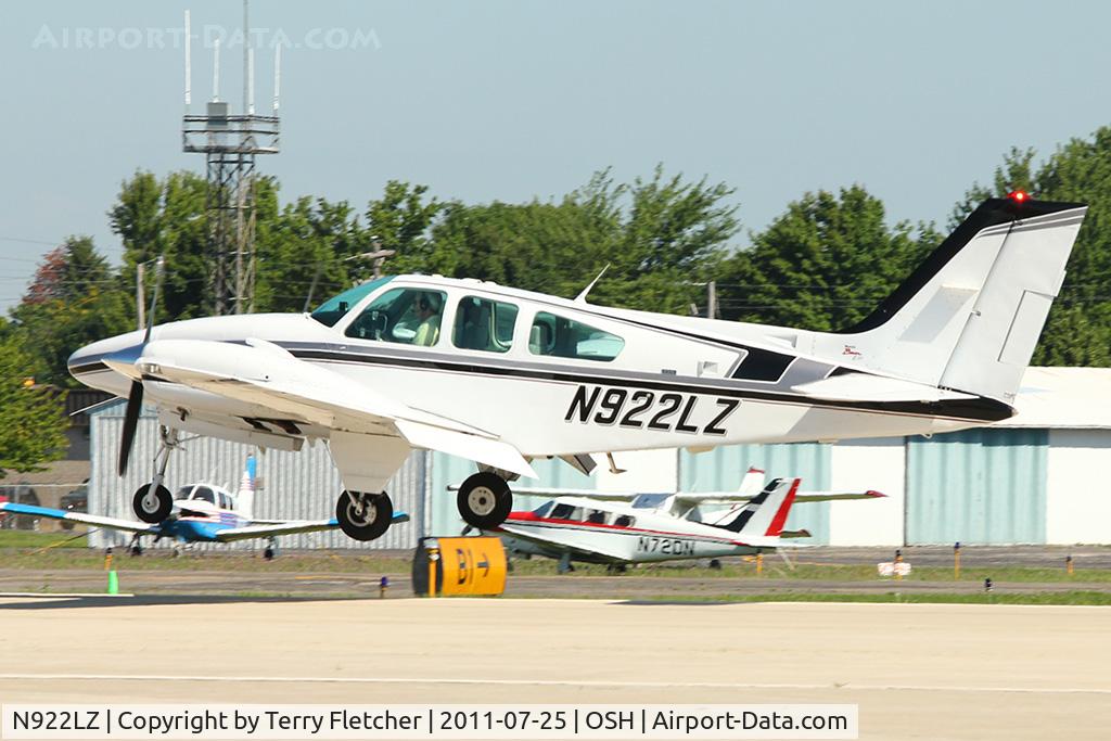 N922LZ, 1974 Beech E-55 Baron C/N TE993, 1974 Beech E-55, c/n: TE993 landing at 2011 Oshkosh