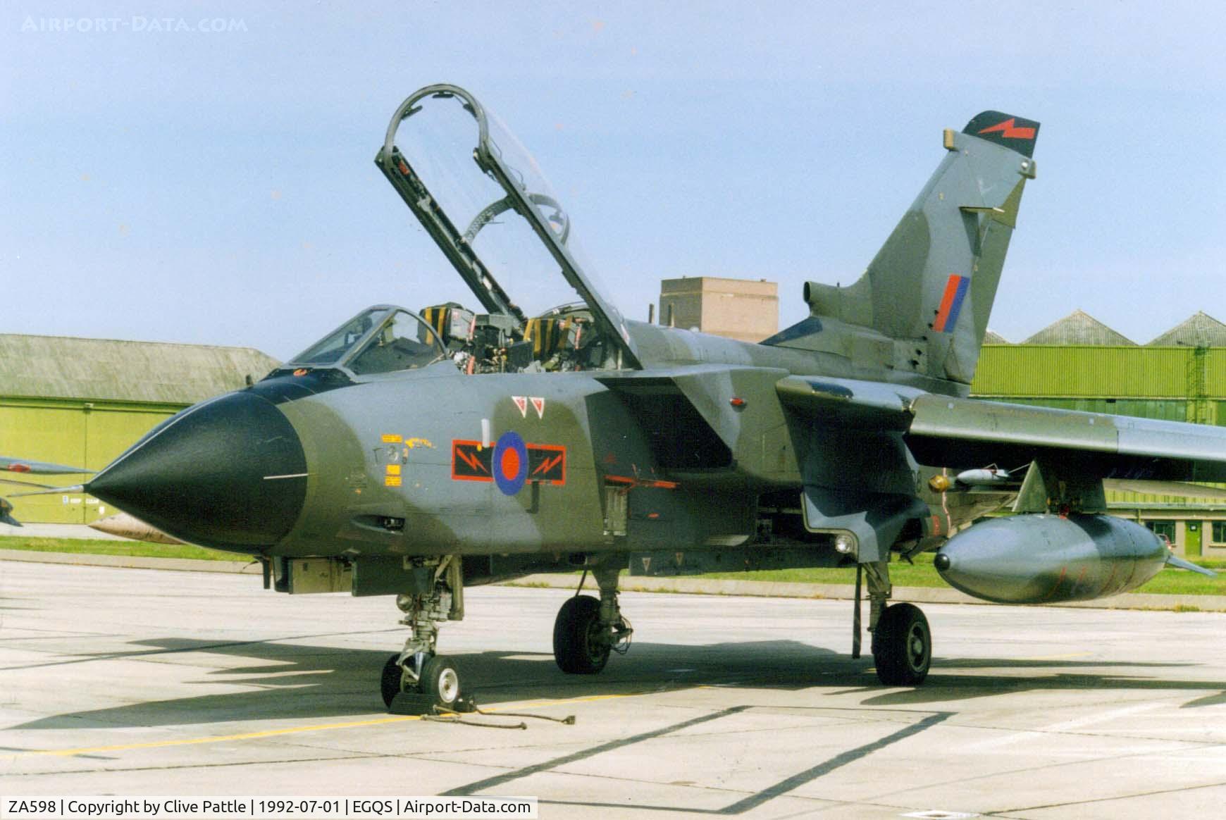 ZA598, 1982 Panavia Tornado GR.1 C/N 118/BT024/3062, RAF Panavia Tornado GR.1B ZA598 coded AJ-T of 617 Sqn pictured at RAF Lossiemouth (EGQS) July 1992.