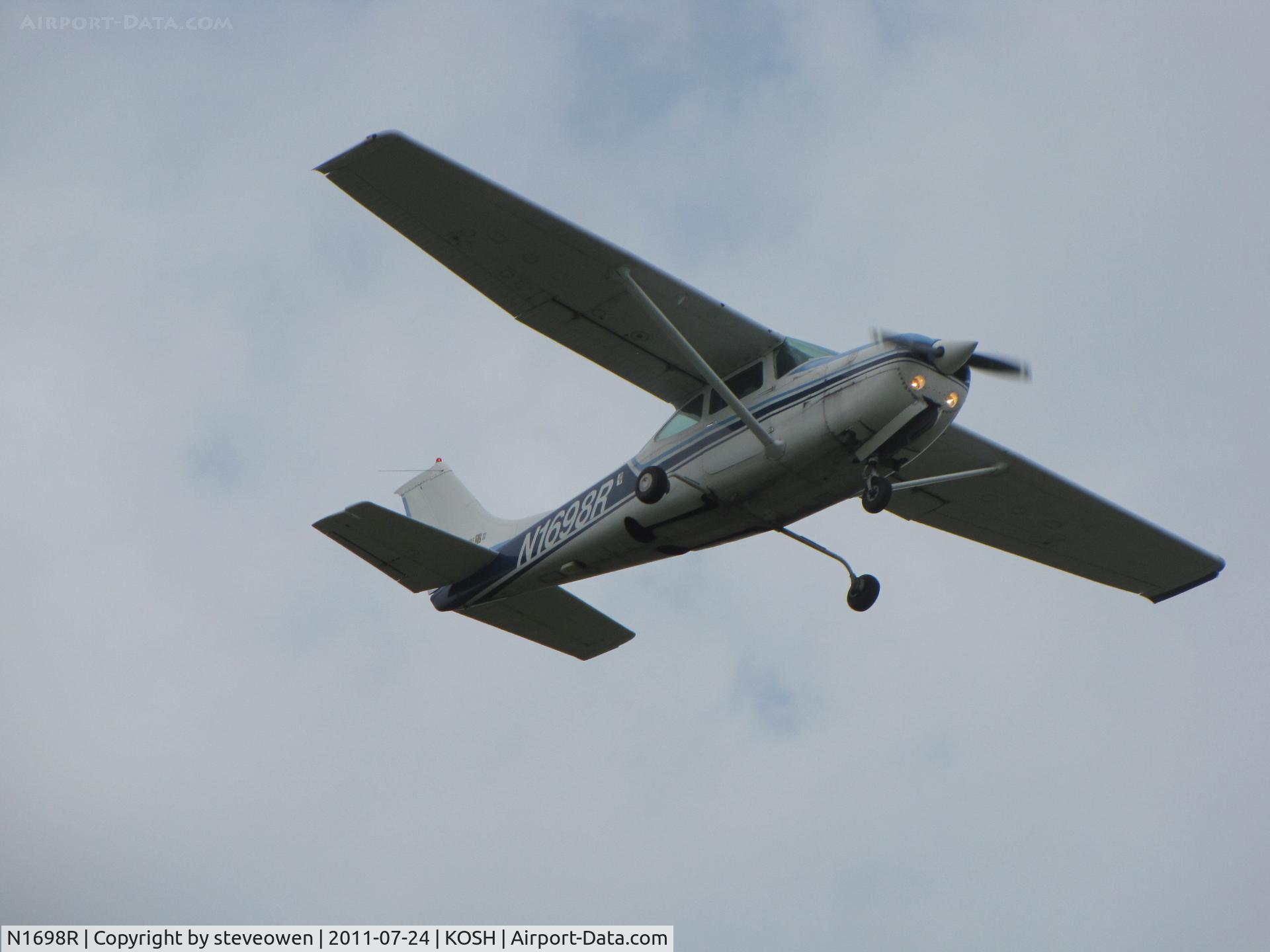 N1698R, 1978 Cessna R182 Skylane RG C/N R18200521, over head at Oshkosh EAA2011