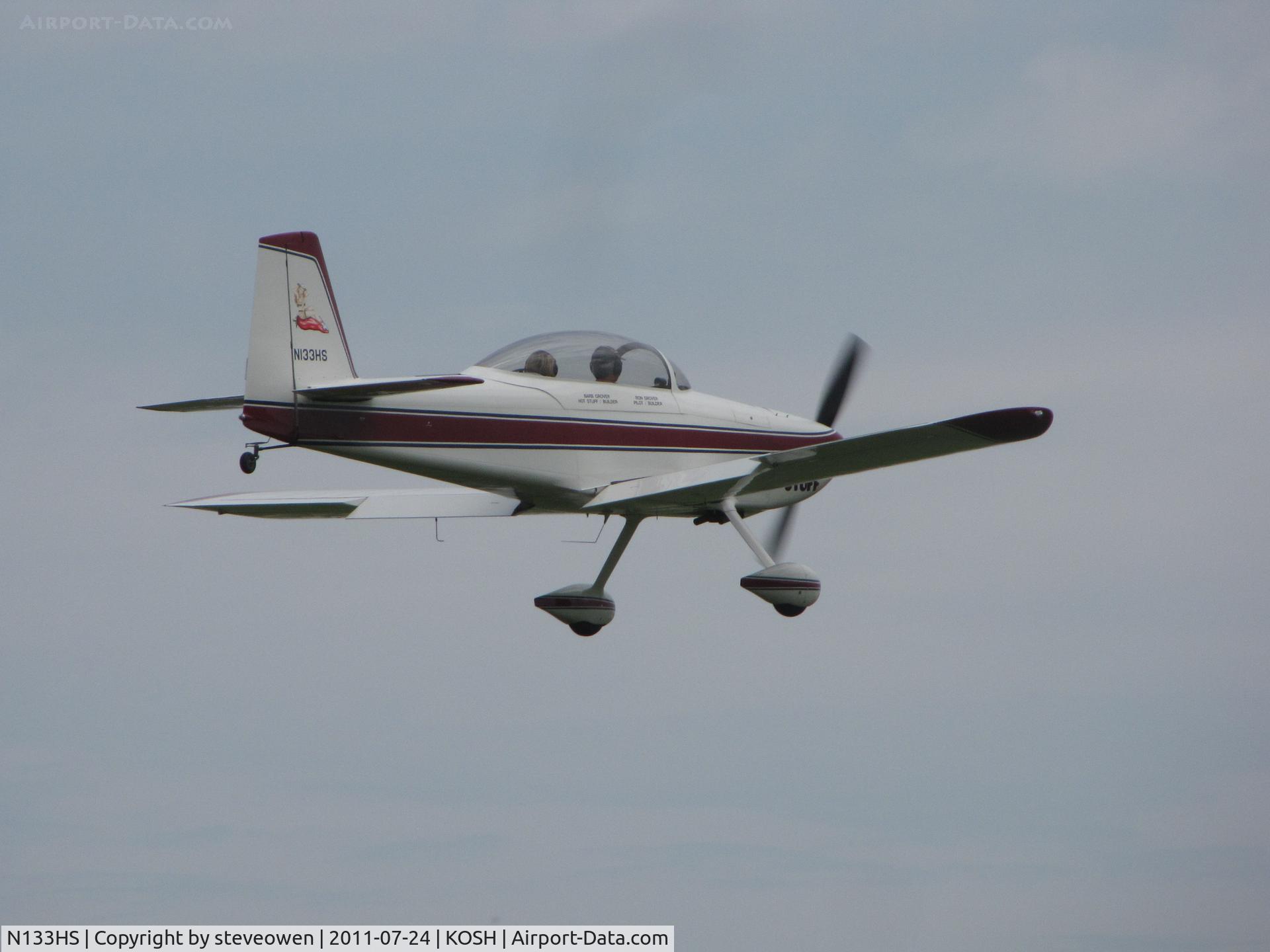 N133HS, 2000 Vans RV-8 C/N 80133, landing Rwy09 at KOSH during EAA2011