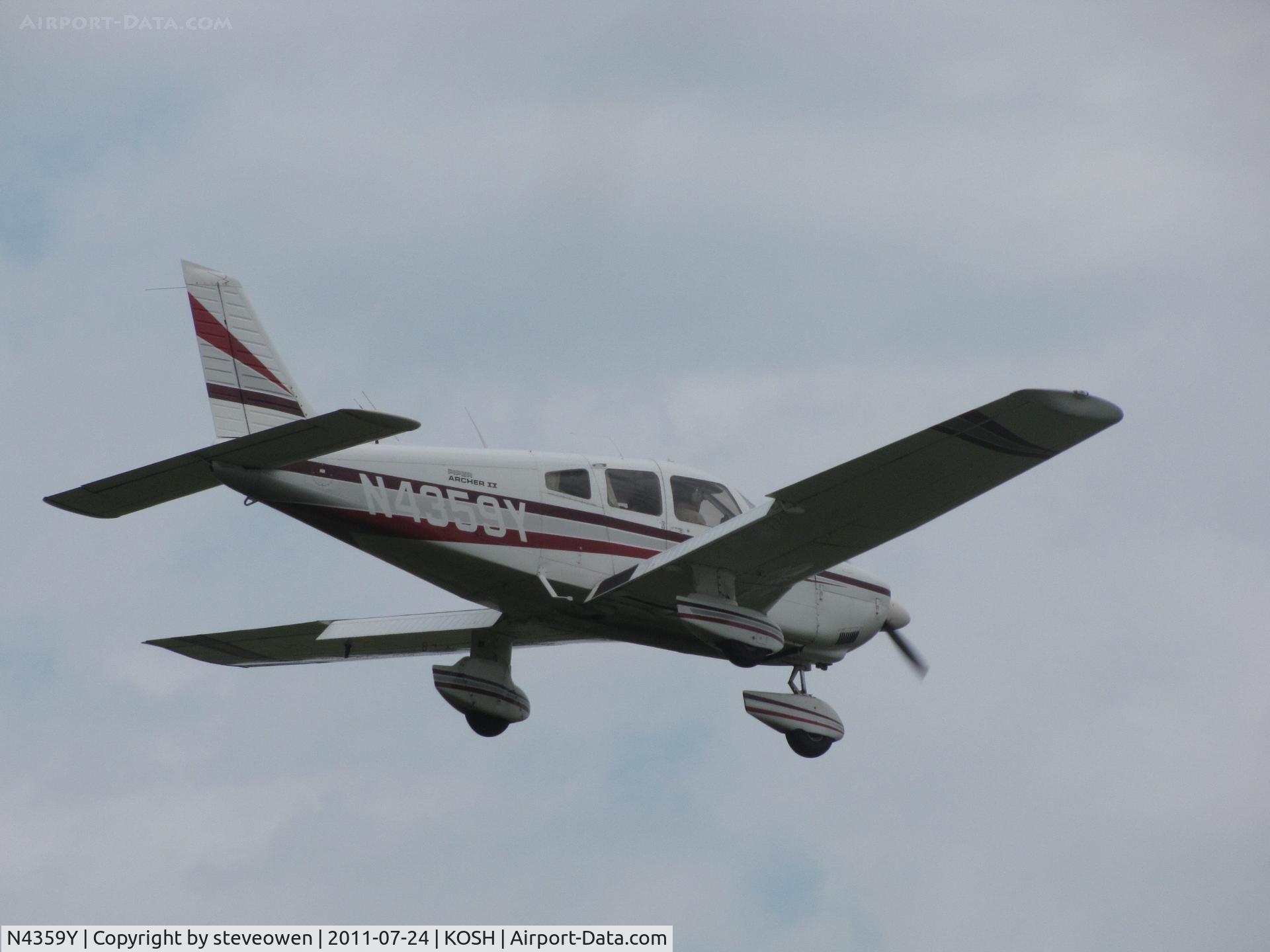 N4359Y, 1984 Piper PA-28-181 Cherokee Archer C/N 28-8490073, landing Rwy 09 during EAA 2011