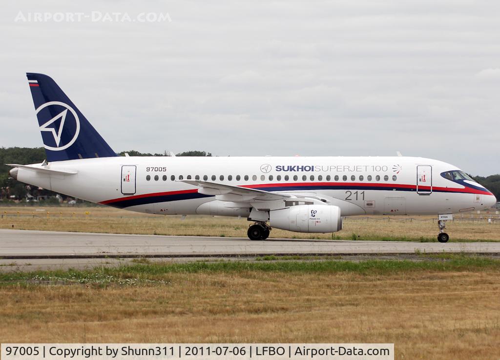 97005, 2010 Sukhoi Superjet 100-95 C/N 95005, Taxiing to Latecoere Aeroservice facility...