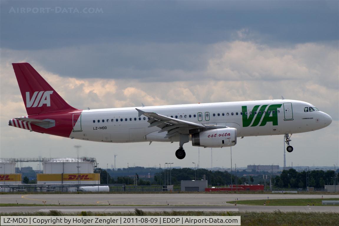 LZ-MDD, 2010 Airbus A320-232 C/N 4305, Final on rwy 26L ...