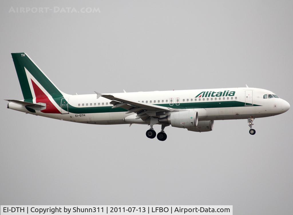EI-DTH, 2009 Airbus A320-216 C/N 3956, Landing rwy 32L
