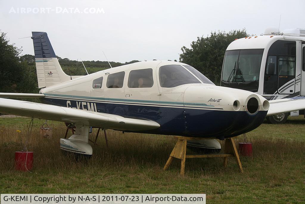 G-KEMI, 1998 Piper PA-28-181 Cherokee Archer III C/N 28-43180, Looking slightly sad after a long landing, Taken at Northrepps, UK