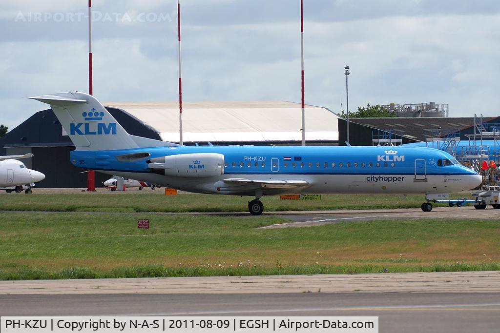 PH-KZU, 1995 Fokker 70 (F-28-0070) C/N 11543, Being towed back to KLM Maint