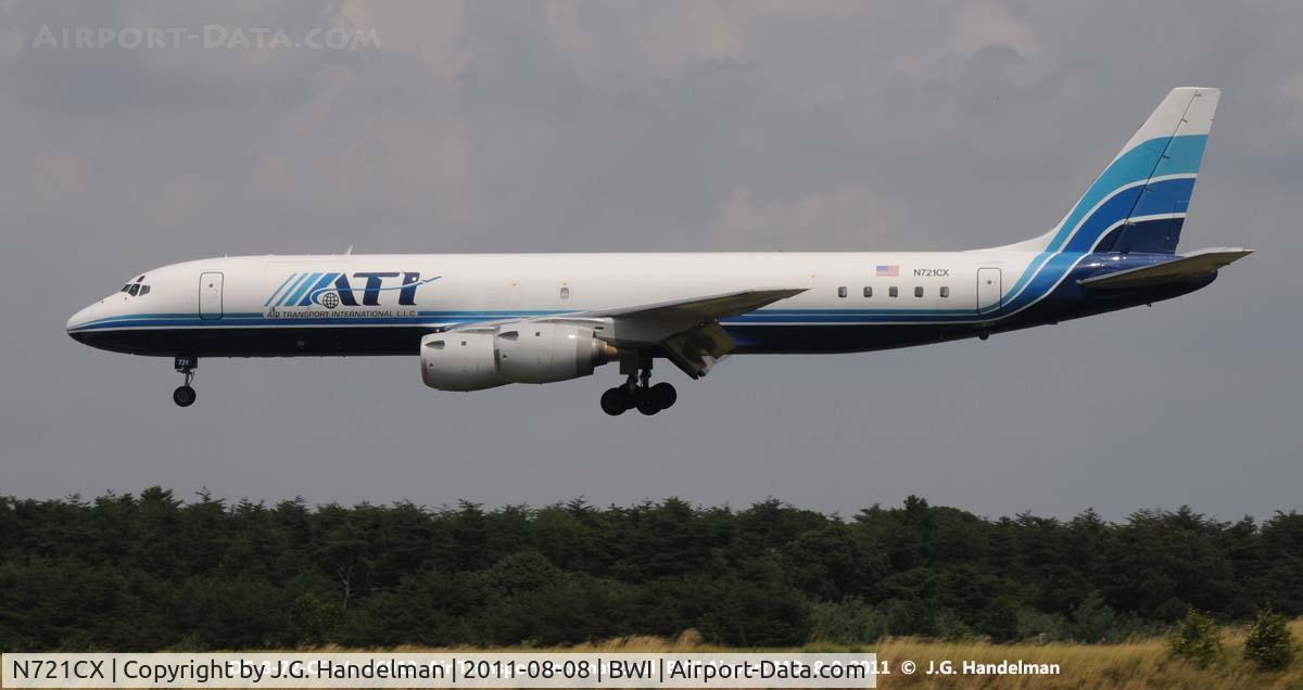 N721CX, 1968 Douglas DC-8-62CF C/N 46013, on final to 33L