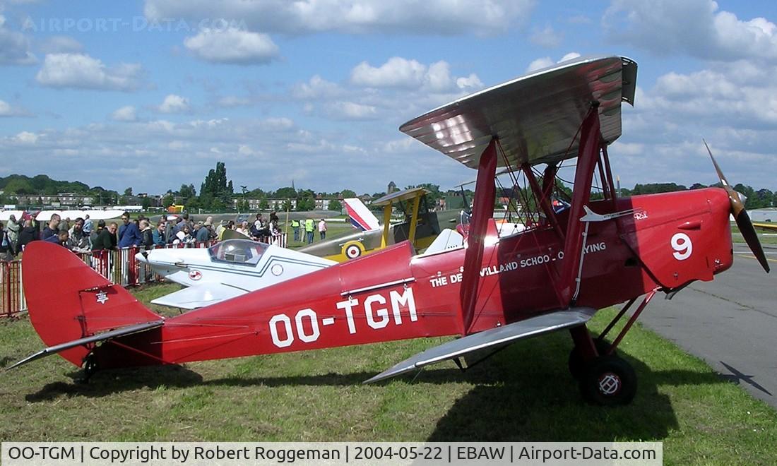 OO-TGM, 1935 De Havilland DH-82A Tiger Moth II C/N 3318, Fly in.THE DE HAVILLAND SCHOOL OF FLYING n°9.