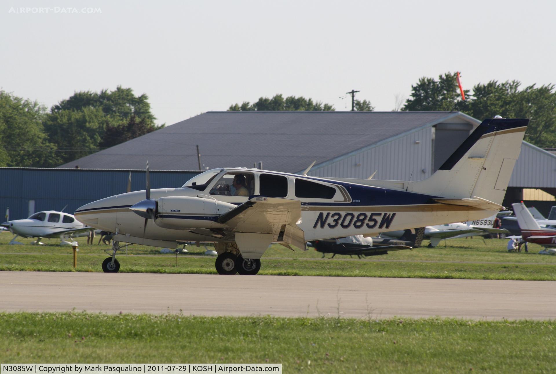 N3085W, 1973 Beech E-55 Baron C/N TE-954, Beech E55