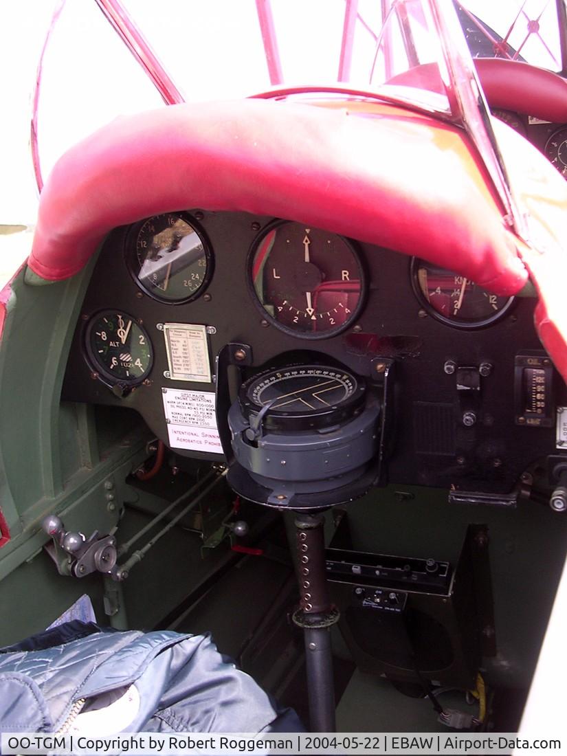 OO-TGM, 1935 De Havilland DH-82A Tiger Moth II C/N 3318, Fly in.THE DE HAVILLAND SCHOOL OF FLYING n°9.Backseat.